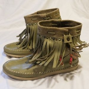 Buyamba Fringe Moccasin